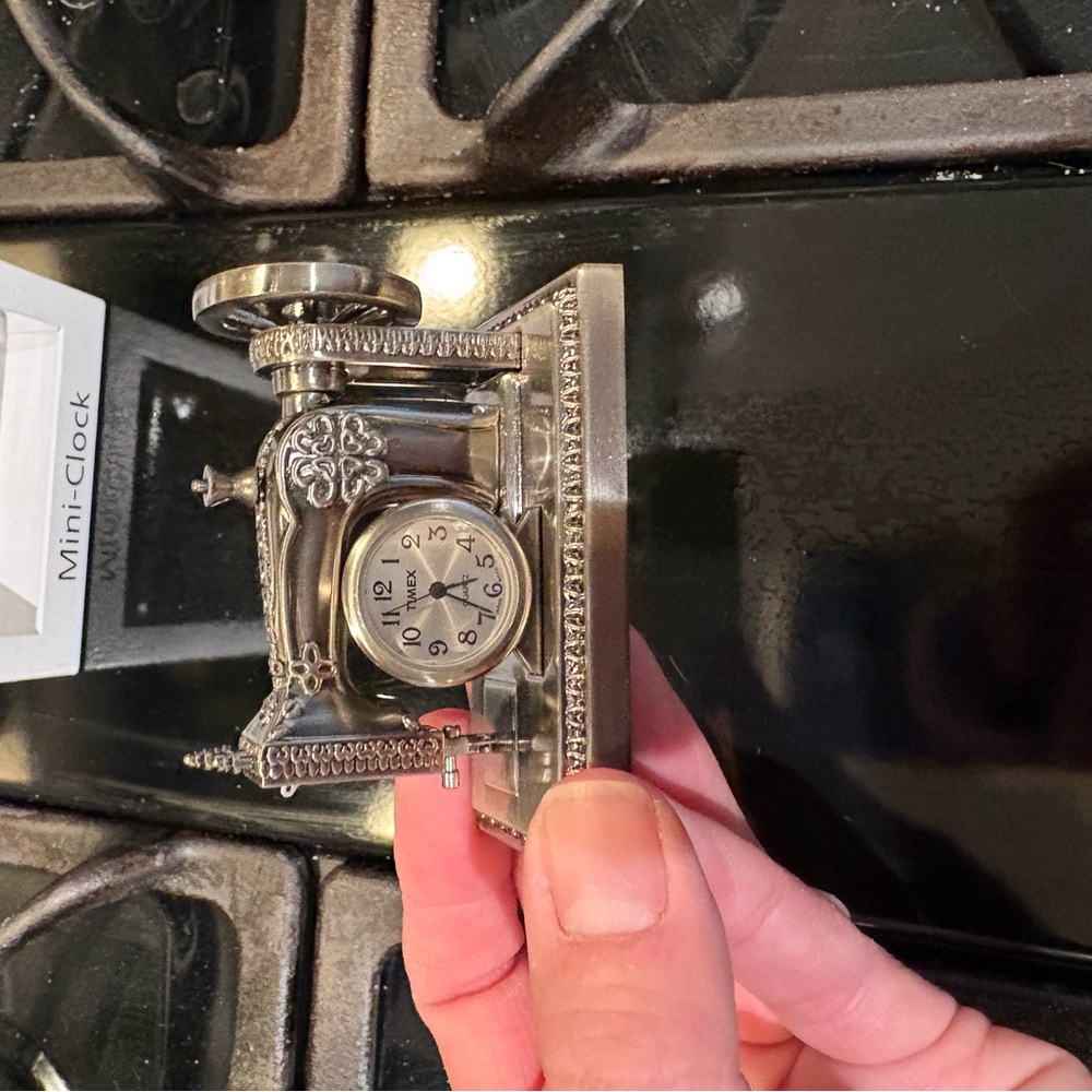 Timex Silver Miniature Sewing Machine Clock - Picture 2 of 9